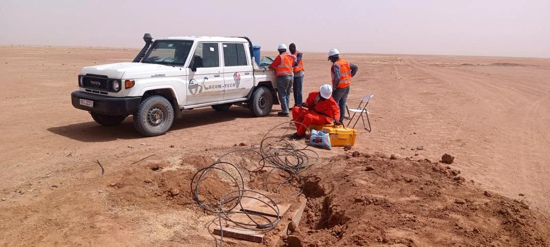 Travaux de fibre optique CBCOM-TECH sur le terrain